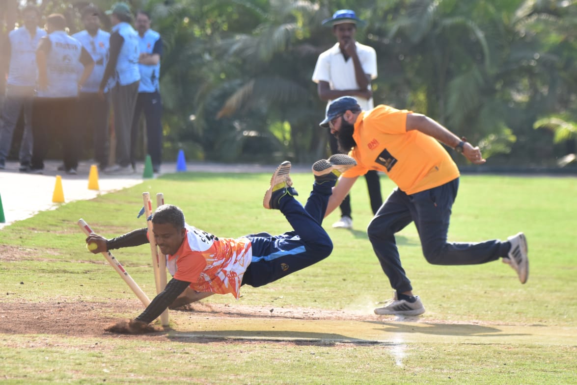 Cricket sports photography by Aniket Ratnaparkhi